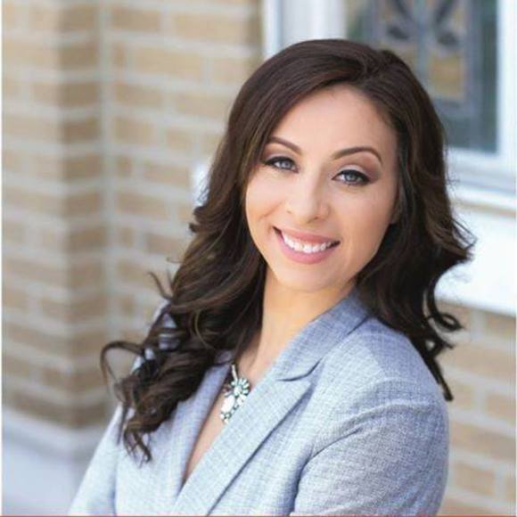 Meet your Posher, Deborah - Picture 1 of 8